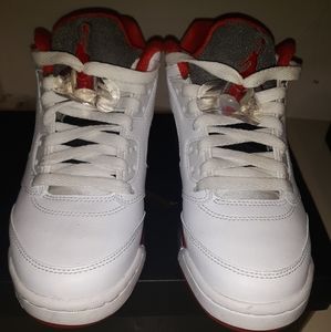 Air jordan 5 retro low (GS) white /red/black boys 55y 314338 101 made in Vietnam